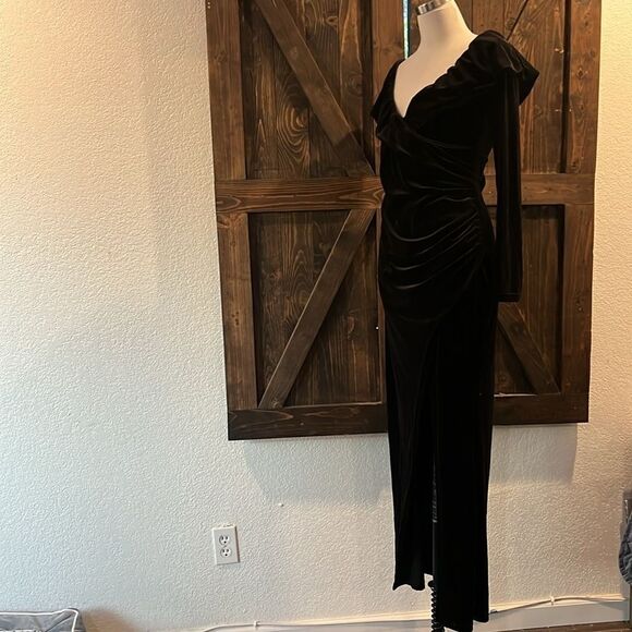 Sexy VELVET OFF SHOULDER ASYMMETRIC HEM High Slit Dress - Picture 6 of 13